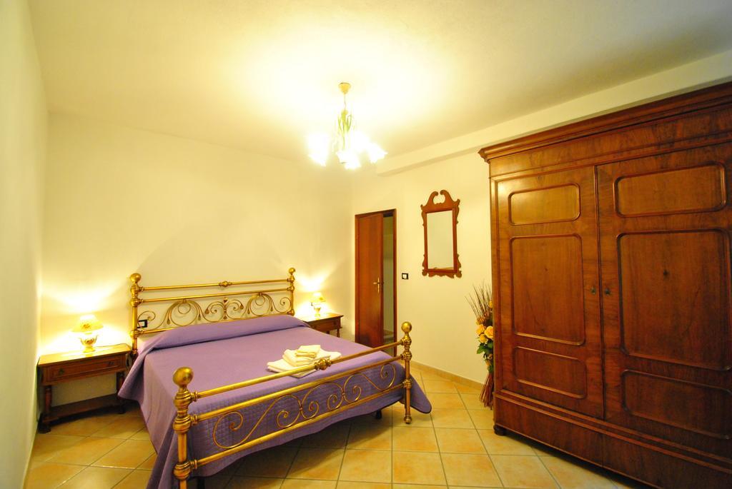 Casa Vacanze L'Agrifoglio Bed & Breakfast Magliolo Ruang foto