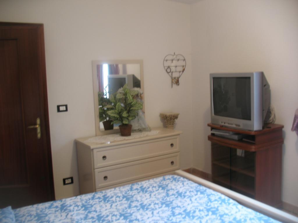 Casa Vacanze L'Agrifoglio Bed & Breakfast Magliolo Ruang foto