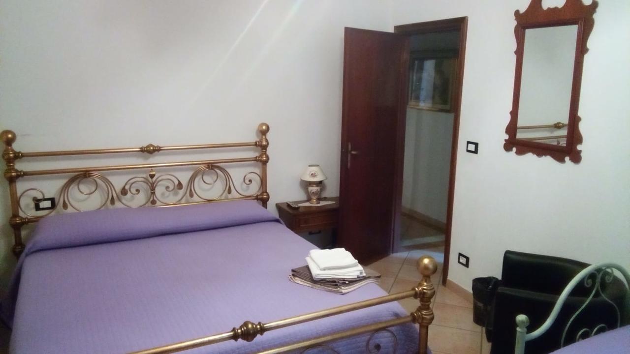 Casa Vacanze L'Agrifoglio Bed & Breakfast Magliolo Bagian luar foto