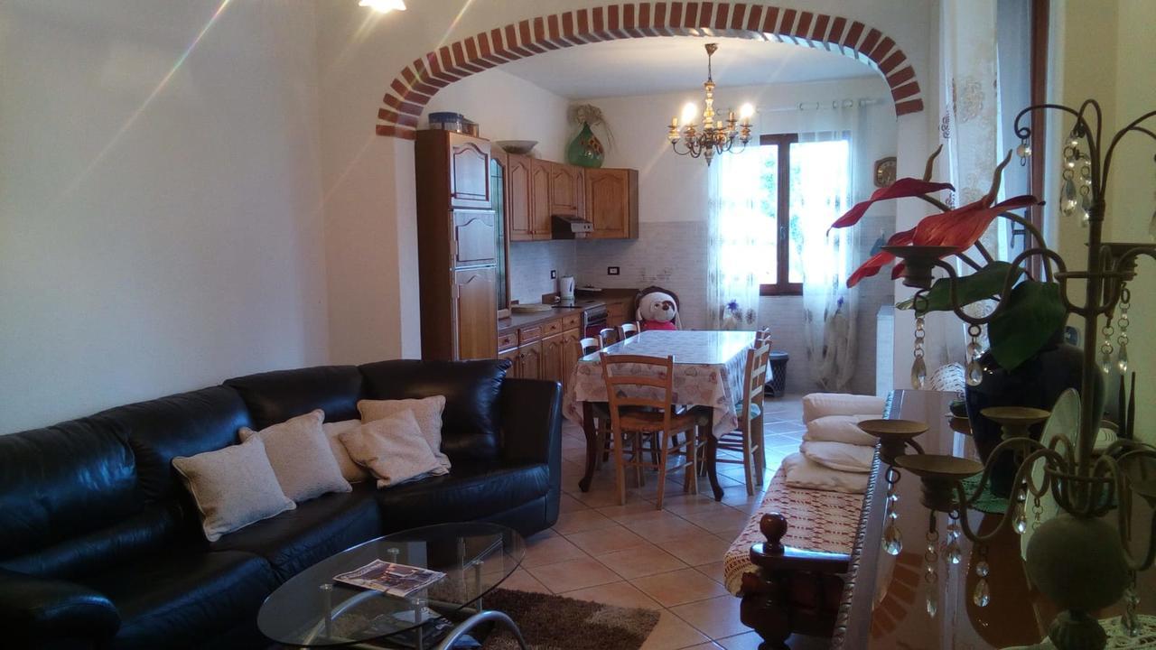 Casa Vacanze L'Agrifoglio Bed & Breakfast Magliolo Bagian luar foto