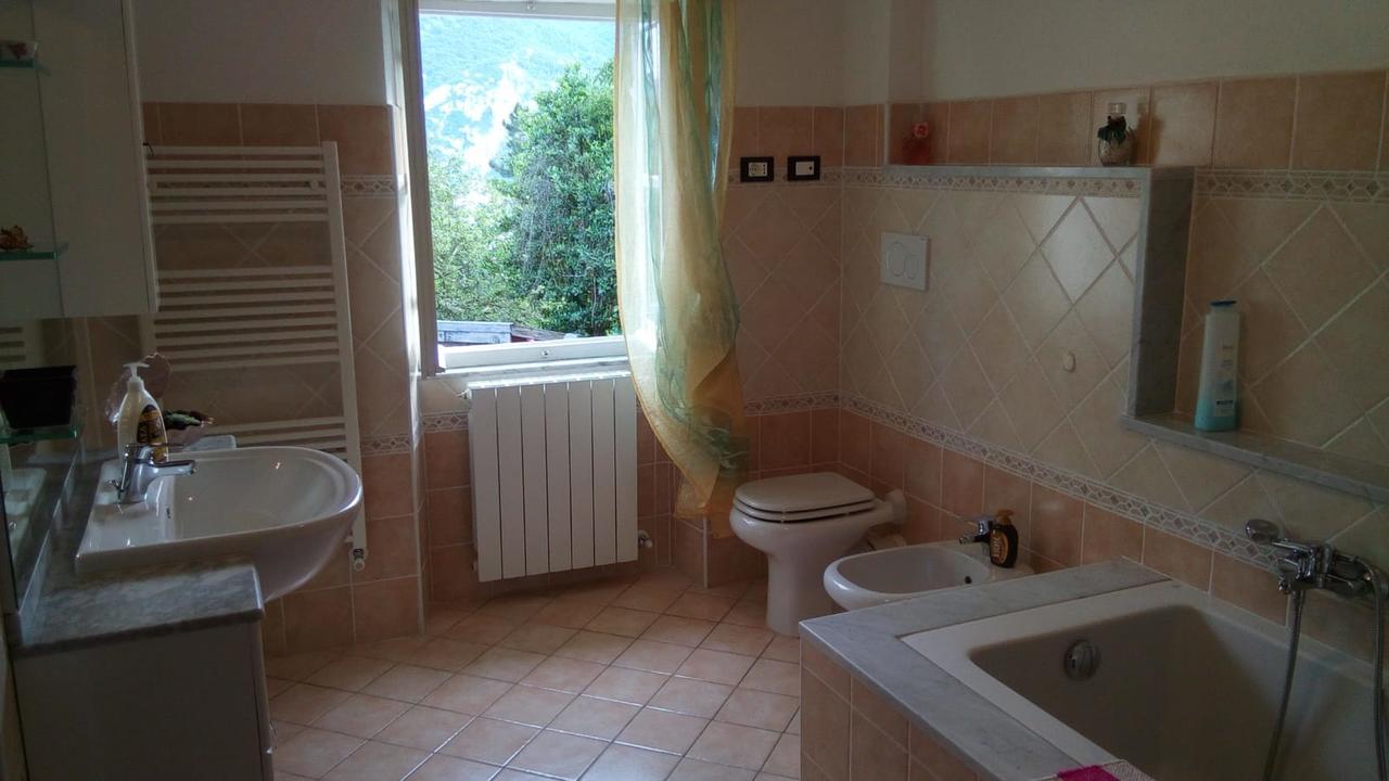 Casa Vacanze L'Agrifoglio Bed & Breakfast Magliolo Bagian luar foto